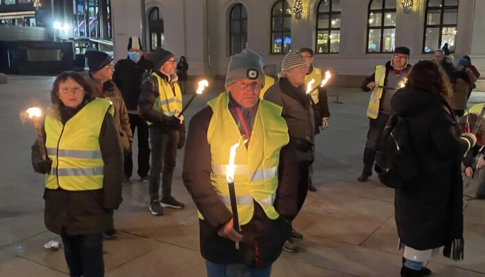 Tverrpolitisk fakkeltog i Oslo i protest mot høye strømpriser Tverrpolitisk fakkeltog i Oslo i protest mot høye strømpriser