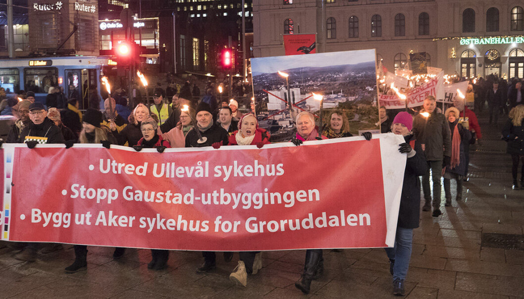 Fakkeltog for sykehus fra Jernbanetorget, november 2019. Fakkeltog for sykehus fra Jernbanetorget, november 2019.