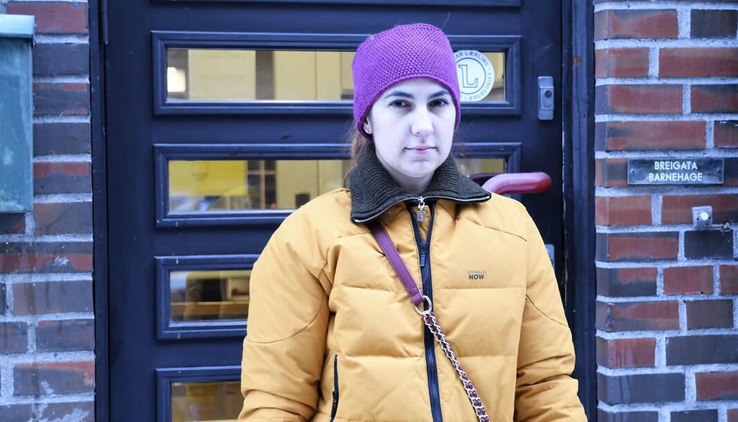 Jasmin Røiom og de andre foreldrene i Breigata barnehage reagerer på at barna deres igjen må flytte til Rosenhoff barnehage over nyttår. Jasmin Røiom og de andre foreldrene i Breigata barnehage reagerer på at barna deres igjen må flytte til Rosenhoff barnehage over nyttår.