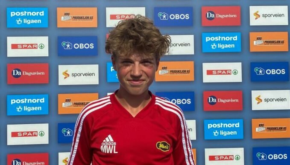 Mikkel Lindbäck er en av rundt ett tusen unge fotballspillere som vil få dra nytte av et nytt kunstgressdekke, og en bane uten telehiv.