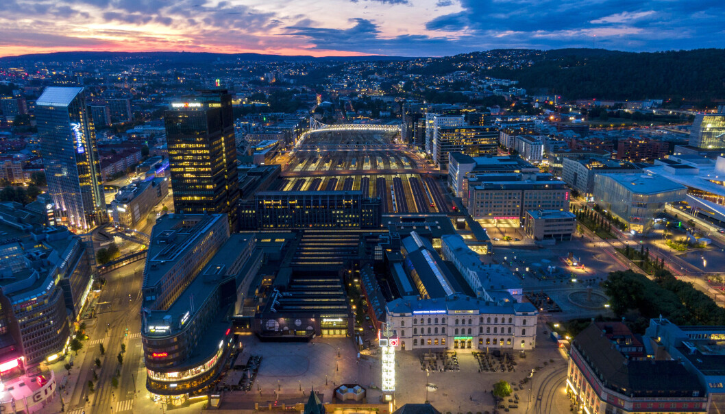 — Bare i år har etterforskningsseksjonen seksuallovbrudd hatt to saker med til sammen nesten 100 fornærmede barn helt ned sjuårsalderen, opplyser Oslo-politiet. — Bare i år har etterforskningsseksjonen seksuallovbrudd hatt to saker med til sammen nesten 100 fornærmede barn helt ned sjuårsalderen, opplyser Oslo-politiet.