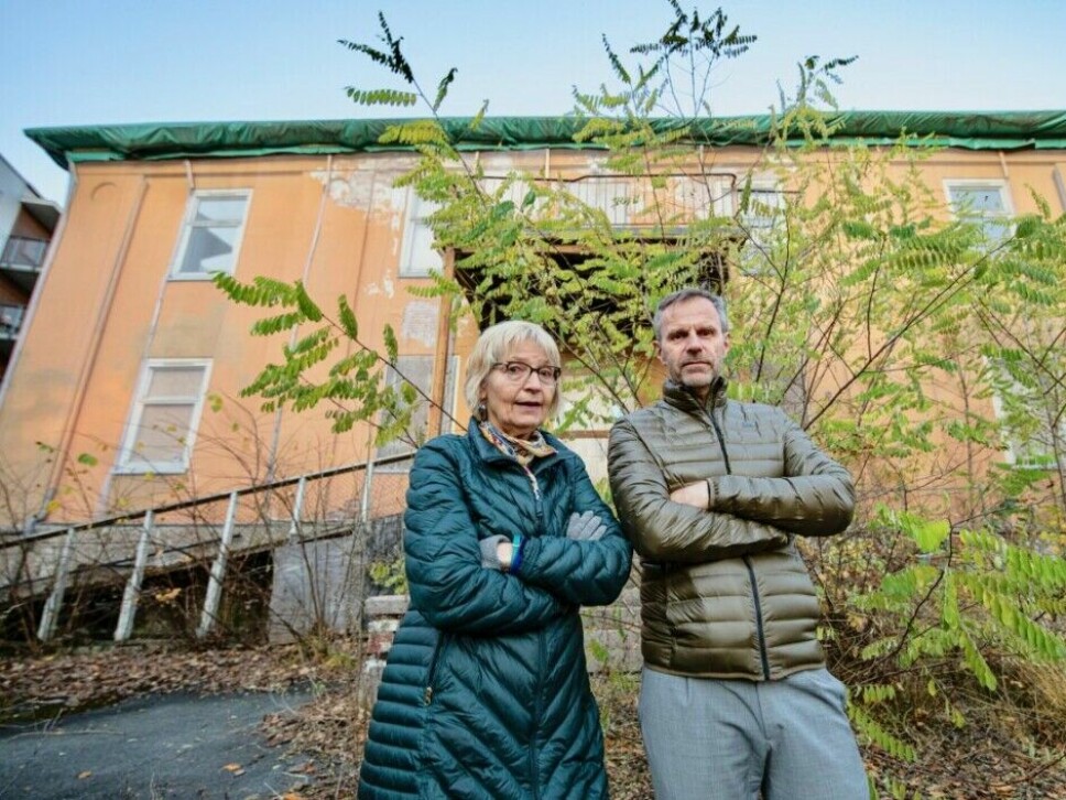 Andrea Gaarder og Per Gunnar Dahl advarte kommunen mot forfallet av Villa Sorgenfri. Nabolagsforeningen tilbød seg i 2019 å drifte det vernede bygget mot at kommunen rehbiliterte det.