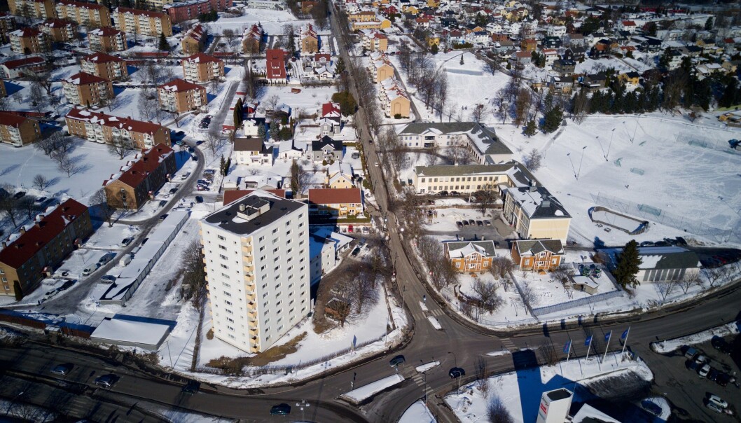 To personer i leiligheten i Teisenveien fremstår ifølge politiet som uskadd etter at en kjele sto i brann. To personer i leiligheten i Teisenveien fremstår ifølge politiet som uskadd etter at en kjele sto i brann.