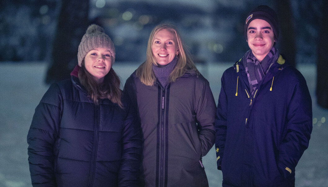 Tine Rastad er teamleder på huset. Her flankert av ungdommene Alba (14) og Alfonso (14) Tine Rastad er teamleder på huset. Her flankert av ungdommene Alba (14) og Alfonso (14)
