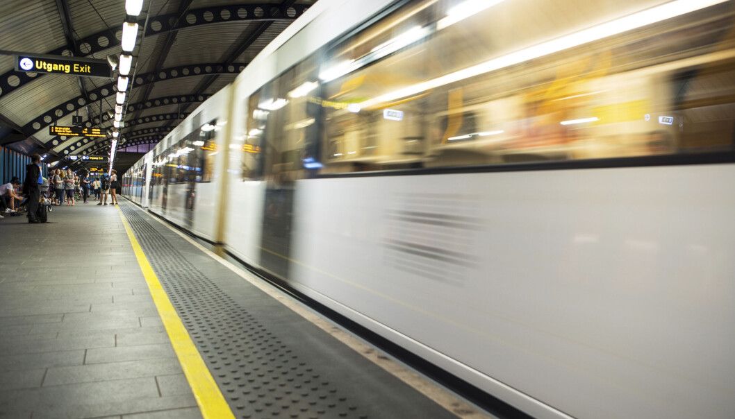 Snøfallet har gjort at mange tar T-banen til Frognerseteren og Ruter frykter trengsel. Snøfallet har gjort at mange tar T-banen til Frognerseteren og Ruter frykter trengsel.