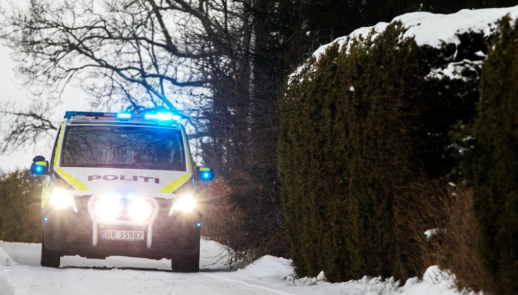 — Vi trapper nå ned søket. Ingen flere vitneobservasjoner i det siste, derfor lite å gå etter, opplyser politiet ved 16.30-tiden lørdag. — Vi trapper nå ned søket. Ingen flere vitneobservasjoner i det siste, derfor lite å gå etter, opplyser politiet ved 16.30-tiden lørdag.