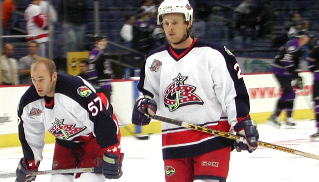 Dagens Vålerenga-trener, Espen "Shampo" Knutsen (t.h), gjorde suksess i NHL. Her fra tiden i Columbus Blue Jackets. Dagens Vålerenga-trener, Espen "Shampo" Knutsen (t.h), gjorde suksess i NHL. Her fra tiden i Columbus Blue Jackets.