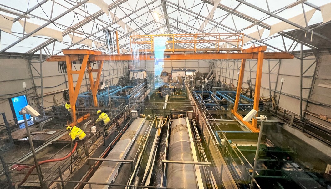 Arbeidet med å smelte snø pågår døgnet rundt. Arbeidet med å smelte snø pågår døgnet rundt.