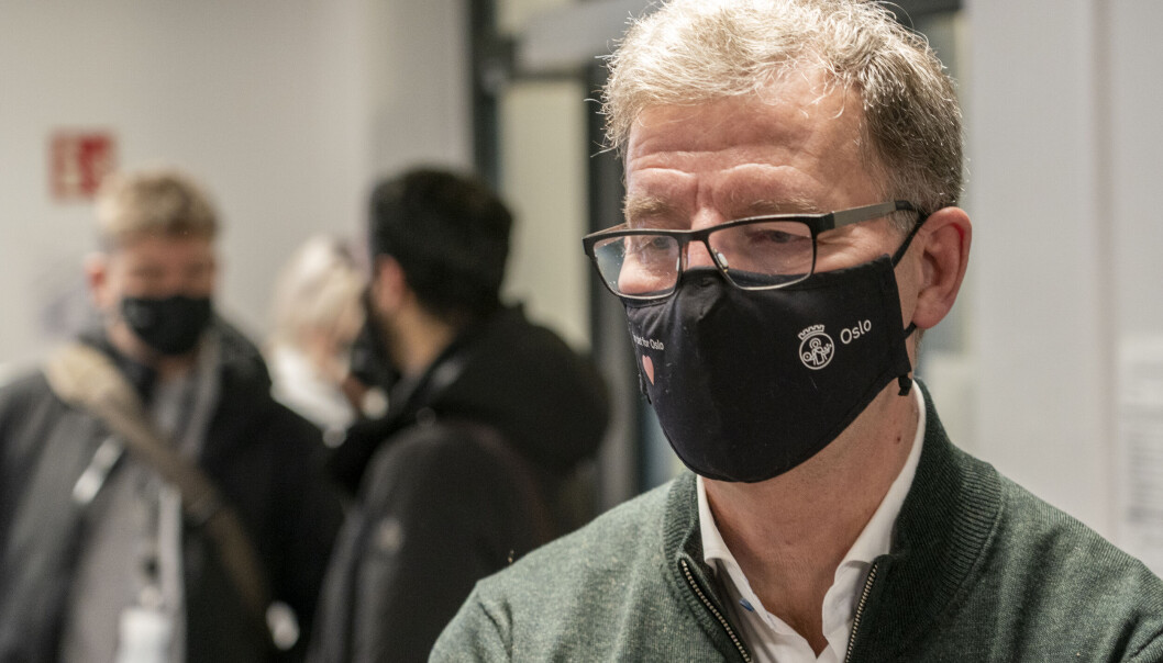 Helsebyråd Robert Steen (Ap) sier at Oslo kommune ser ut til å kunne tilby alle over 18 år en tredje dose koronavaksine før februar. Helsebyråd Robert Steen (Ap) sier at Oslo kommune ser ut til å kunne tilby alle over 18 år en tredje dose koronavaksine før februar.