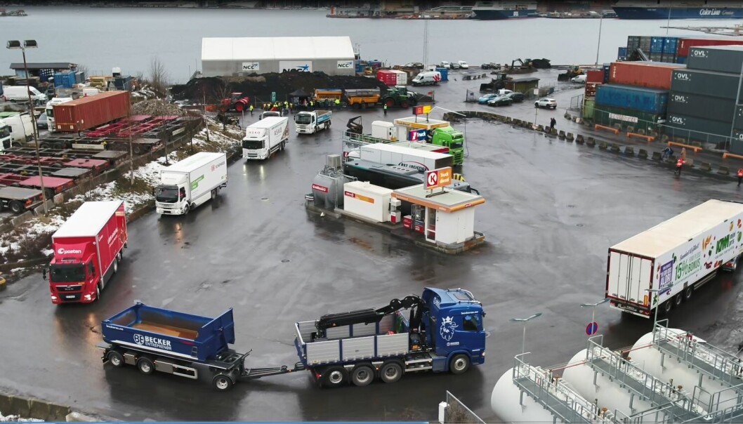 Lastebilparade endte opp på Grønlikaia, ved Mosseveien. Lastebilparade endte opp på Grønlikaia, ved Mosseveien.