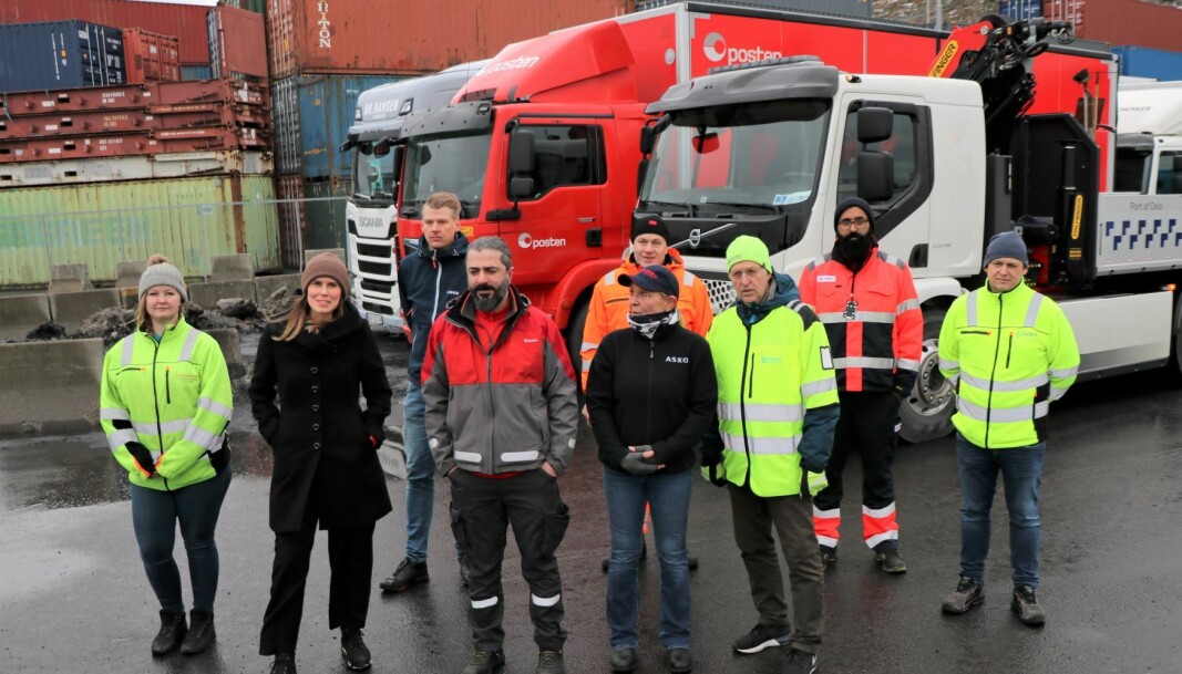 Fra venstre: Andrea Josefine Nyland (Tom Wilhelmsen), Sirin Hellvin Stav (Oslo), Simen Fearnley (ASKO), Vedat Yilmaz (Posten), Gunn-Heidi Wilhelmsen (ASKO), Finn Axel Gulbrandsen (Oslo Havn), Olav Skinnes (Viken), Waqar Khan (Schenker) og Hans Erik Becker (Becker). Fra venstre: Andrea Josefine Nyland (Tom Wilhelmsen), Sirin Hellvin Stav (Oslo), Simen Fearnley (ASKO), Vedat Yilmaz (Posten), Gunn-Heidi Wilhelmsen (ASKO), Finn Axel Gulbrandsen (Oslo Havn), Olav Skinnes (Viken), Waqar Khan (Schenker) og Hans Erik Becker (Becker).