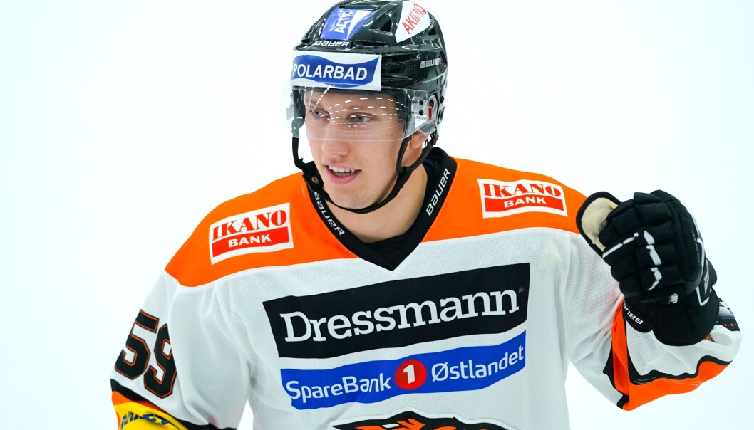 Frisks Viktor Granholm ble kampens store spiller med tre scoringer. Frisks Viktor Granholm ble kampens store spiller med tre scoringer.