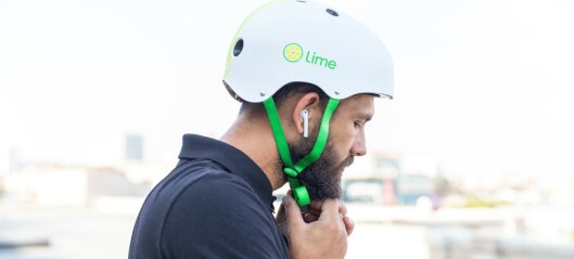 Lime tilbyr billigere tur på elsparkesykkelen om du kjører med hjelm
