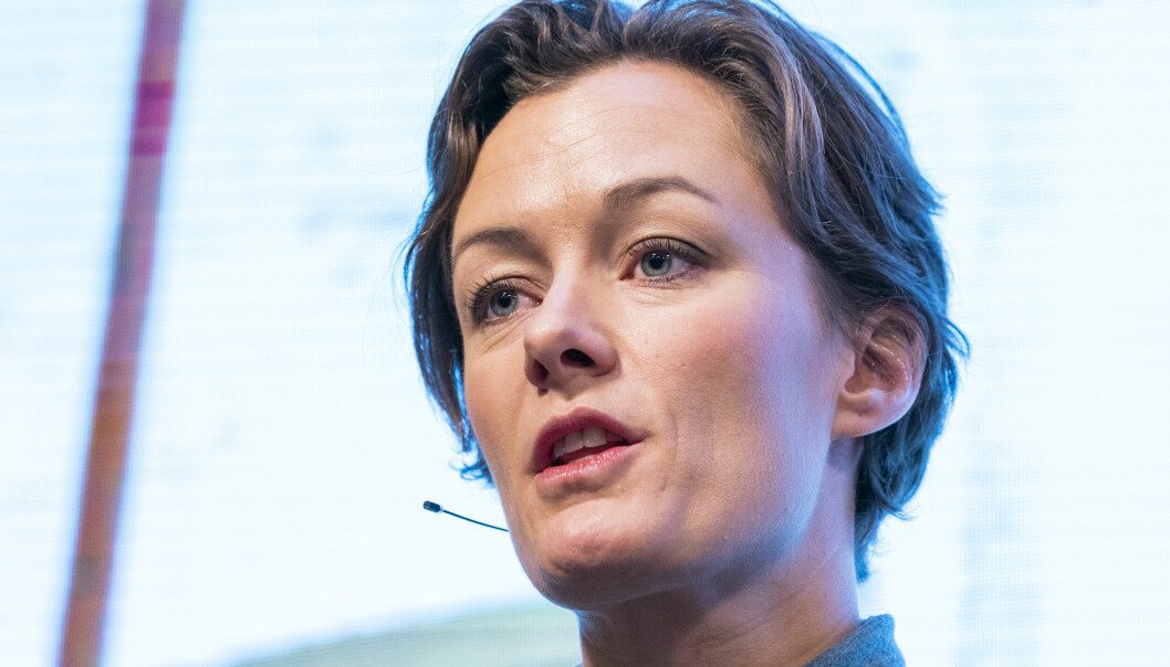 Kultur- og likestillingsminister Anette Trettebergstuen (Ap) mener ikke-binære må få stemmerett på parolemøter for 8. mars, men får kritikk for å blandet seg.