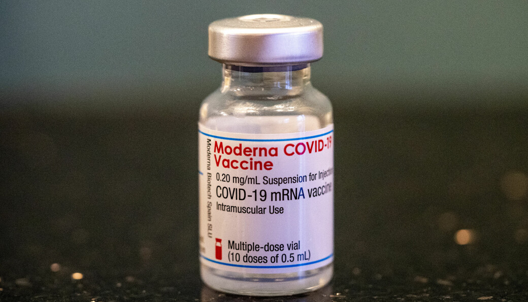 Denne flasken med Moderna-vaksine inneholdt 10 av de første Moderna-dosene som ble satt i Oslo i januar 2021, på Engelsborg ressurssenter på Grünerløkka. Foto: Terje Pedersen / NTB
