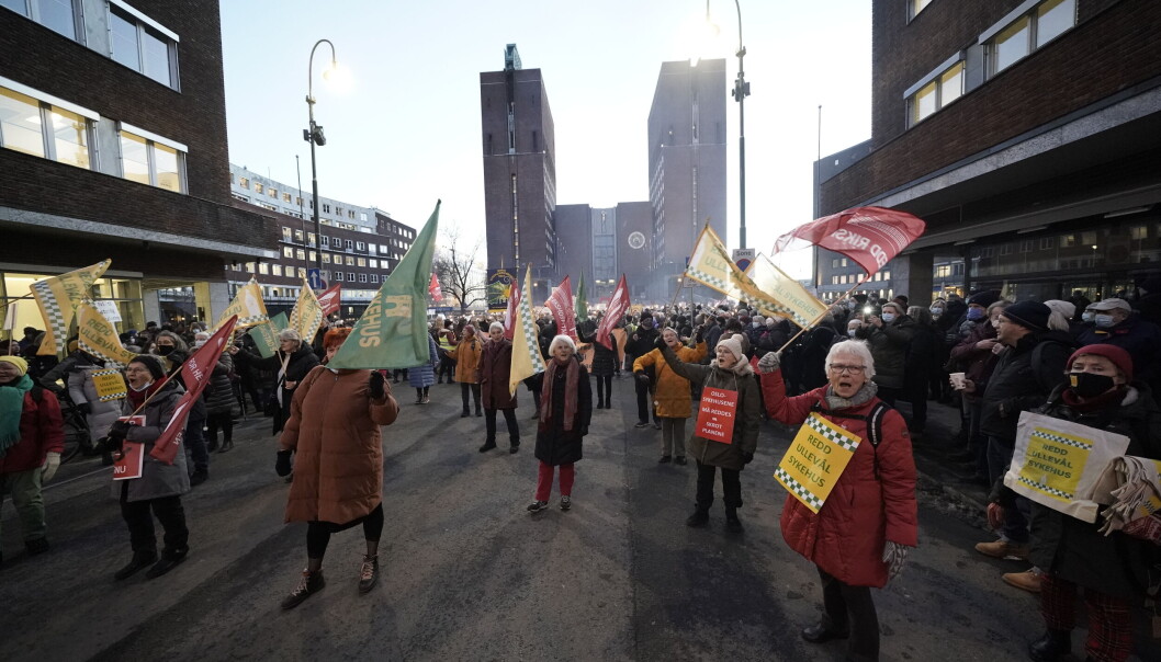 Folkeaksjonen Redd Ullevål Sykehus sin markering hvor de går i tog fra Rådhuset til Stortinget får å markere sin motstand mot Helse Sør-Øst sine fremtidsutsikter for Oslo universitetssykehus. Folkeaksjonen Redd Ullevål Sykehus sin markering hvor de går i tog fra Rådhuset til Stortinget får å markere sin motstand mot Helse Sør-Øst sine fremtidsutsikter for Oslo universitetssykehus.