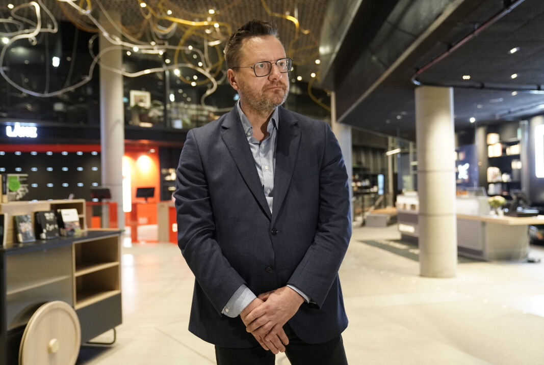 Bibliotekssjef Knut Skansen inspiserer skader på Deichman Bjørvika sent tirsdag kveld. Bibliotekssjef Knut Skansen inspiserer skader på Deichman Bjørvika sent tirsdag kveld.