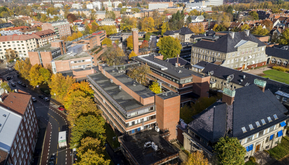 Siste del av eiendommen til Veterinærhøgskolen på Adamstuen i Oslo legges ut for salg i løpet av våren. Tre firedeler av eiendommen ble i fjor kjøpt av Oslo kommune. Flere bygninger er fredet.
