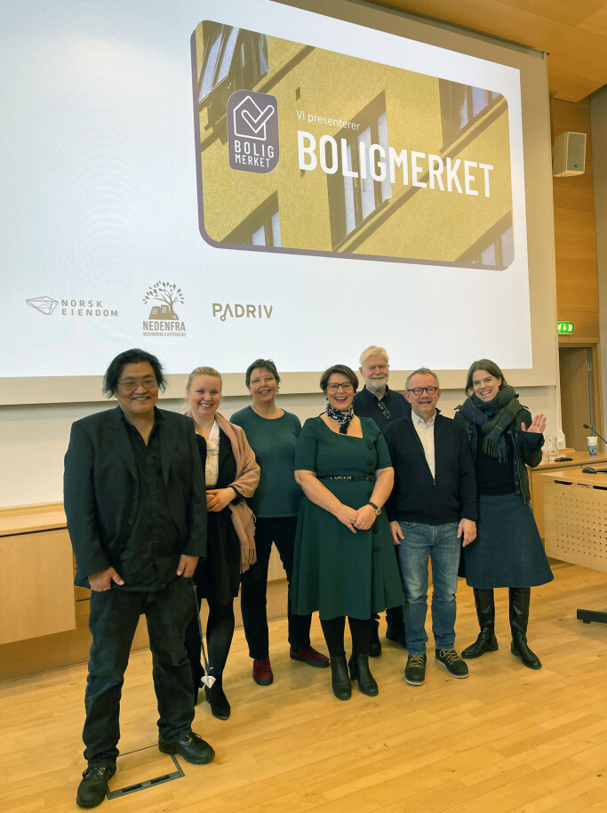 Forslaget om Boligmerket har bred forankring hos både utleiere og leietakere. F.v. Ole Pedersen, Nedenfra Ideelt, Ida Hjeltnes, Norsk Eiendom, Karin Lindgård, Pådriv, Tone Tellevik Dahl, Norsk Eiendom, Sigmund Aunan og Lars Aasen, begge Leieboerforeningen, og Mathilde Blichfeldt Mjønes, Kybri. Forslaget om Boligmerket har bred forankring hos både utleiere og leietakere. F.v. Ole Pedersen, Nedenfra Ideelt, Ida Hjeltnes, Norsk Eiendom, Karin Lindgård, Pådriv, Tone Tellevik Dahl, Norsk Eiendom, Sigmund Aunan og Lars Aasen, begge Leieboerforeningen, og Mathilde Blichfeldt Mjønes, Kybri.