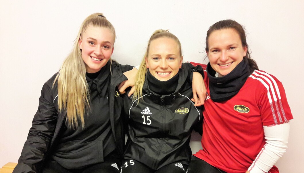 Helene Marjavara Inselseth, flankert av Elise Kvandal (t.v.) og Lise Lehn-Pedersen, etter siste trening på Nordre Åsen Helene Marjavara Inselseth, flankert av Elise Kvandal (t.v.) og Lise Lehn-Pedersen, etter siste trening på Nordre Åsen