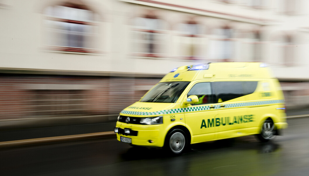 Ambulansepersonell måtte rykke ut til Grünerløkka etter sammenstøt mellom trikk og Yango-taxi.