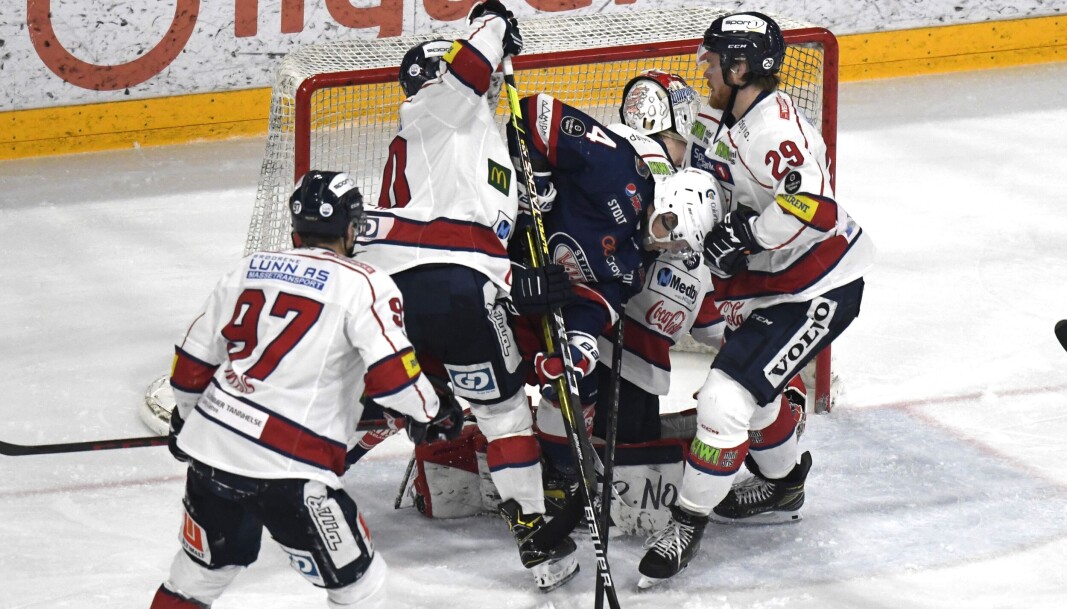 Til tross for et stort spillemessig overtak, klarte ikke Mathis Olimb og Vålerenga å score i den første perioden. Til tross for et stort spillemessig overtak, klarte ikke Mathis Olimb og Vålerenga å score i den første perioden.