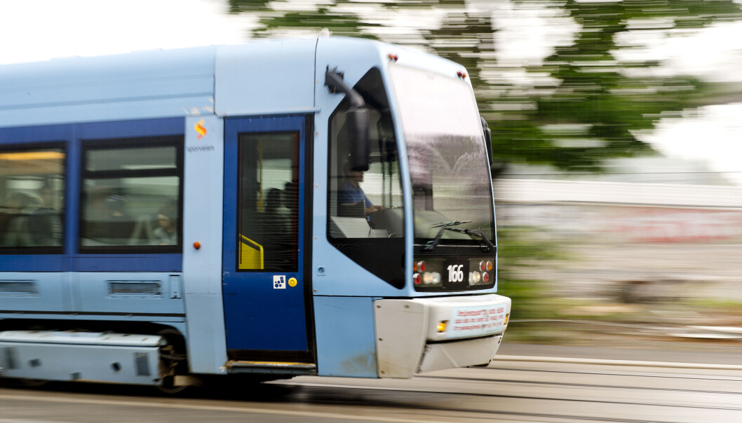 Nødetatene har rykket ut og er på stedet. Nødetatene har rykket ut og er på stedet.