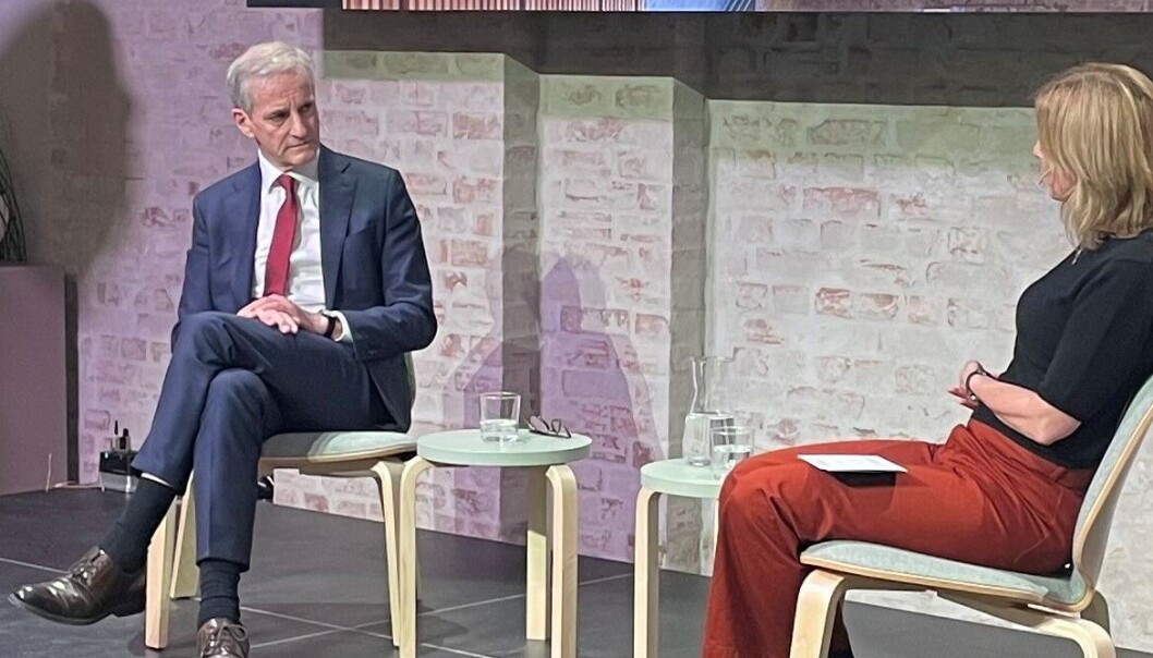 Statsminister Jonas Gahr Støre (Ap) er skeptisk til utestengelse av russiske barn og unge fra Norway Cup. Til h. NRKs Lilla Sølhusvik. Statsminister Jonas Gahr Støre (Ap) er skeptisk til utestengelse av russiske barn og unge fra Norway Cup. Til h. NRKs Lilla Sølhusvik.