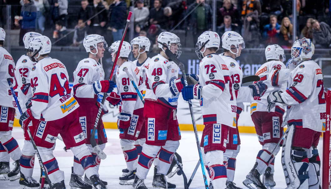 Vålerenga slo Storhamar foran et stappfullt Hamar OL-amfi i den fjerde kvartfinalen i sluttspillet. Vålerenga slo Storhamar foran et stappfullt Hamar OL-amfi i den fjerde kvartfinalen i sluttspillet.