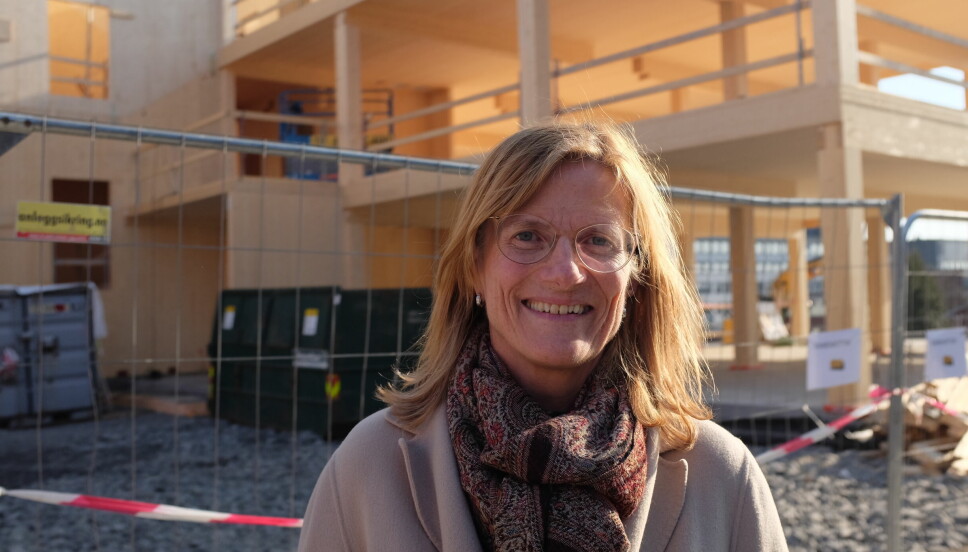 Generalsekretær Birgitte Lange står foran det som skal bli Redd Barnas nye hovedkvarter.