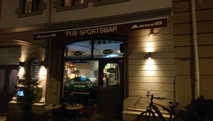 Fotballpuben Andy's på Frogner er populært sted for landskamp. Fotballpuben Andy's på Frogner er populært sted for landskamp.