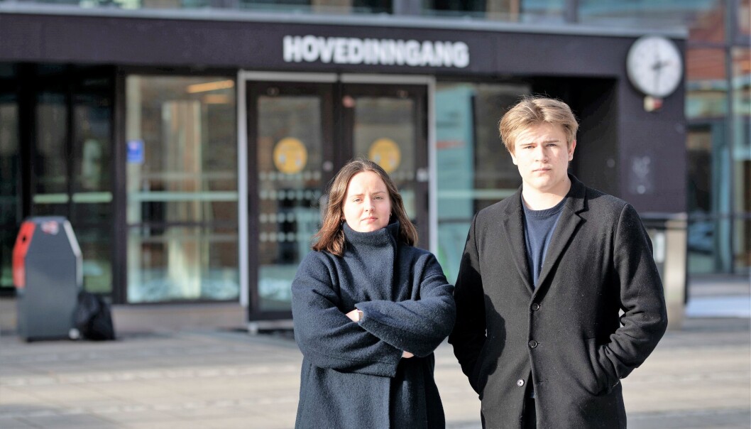 Emma Erlandsen (Unge Høyre) og Tejn Rolland (Unge Venstre) mener det skal være opp til eleven selv og ikke flaks og karakterspekulering som avgjør hvilken skole man kommer inn på. Emma Erlandsen (Unge Høyre) og Tejn Rolland (Unge Venstre) mener det skal være opp til eleven selv og ikke flaks og karakterspekulering som avgjør hvilken skole man kommer inn på.