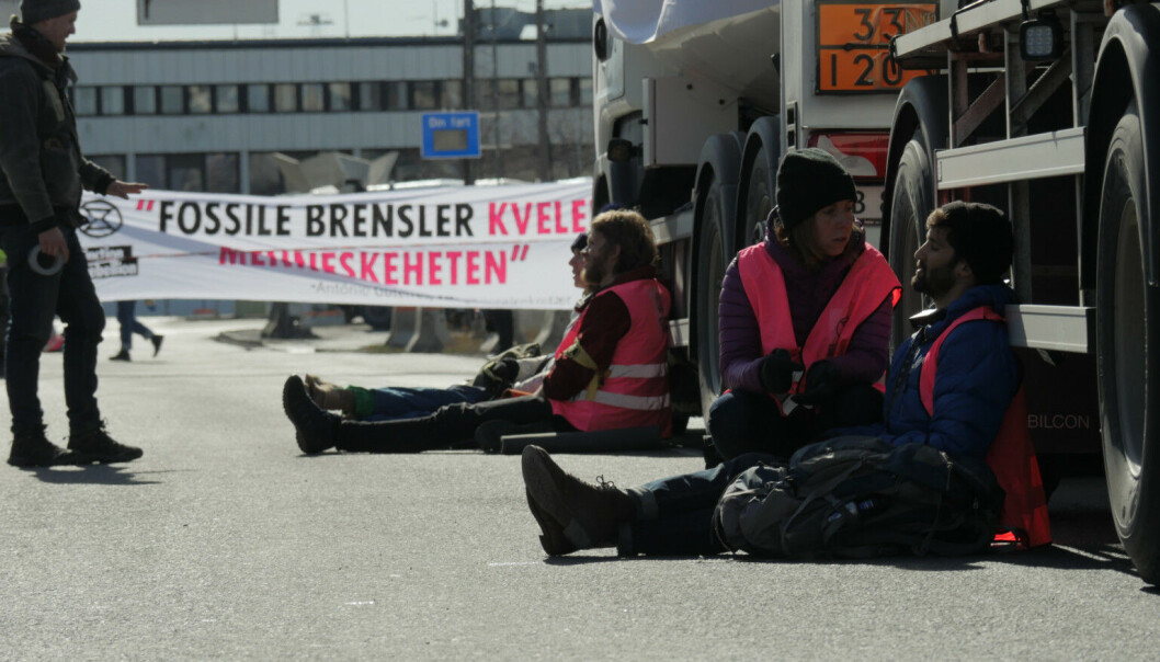 Aksjonistene fra Extinction Rebellion gjennomførte lørdag den tredje aksjonen på en uke mot Oslo Havns anlegg på Sjursøya. Aksjonistene fra Extinction Rebellion gjennomførte lørdag den tredje aksjonen på en uke mot Oslo Havns anlegg på Sjursøya.
