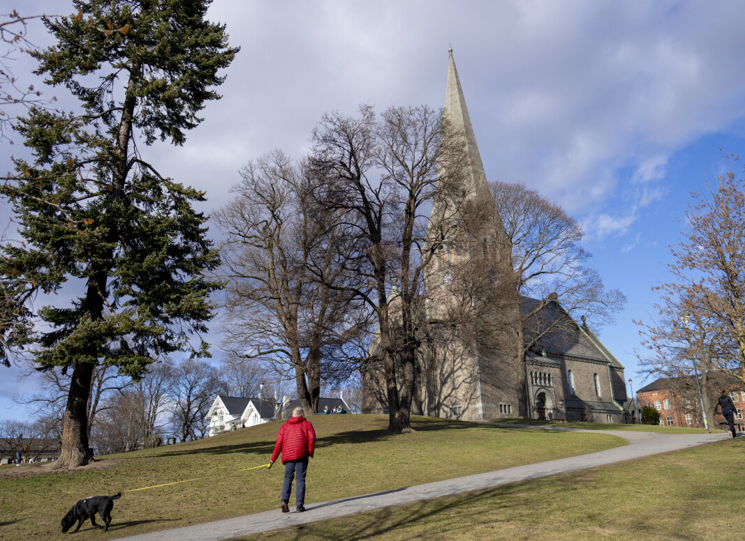 Politiet meldte at nødetatene ved 18-tiden lørdag rykket ut til en gressbrann i parken på nedsiden av Vålerenga kirke. Politiet meldte at nødetatene ved 18-tiden lørdag rykket ut til en gressbrann i parken på nedsiden av Vålerenga kirke.