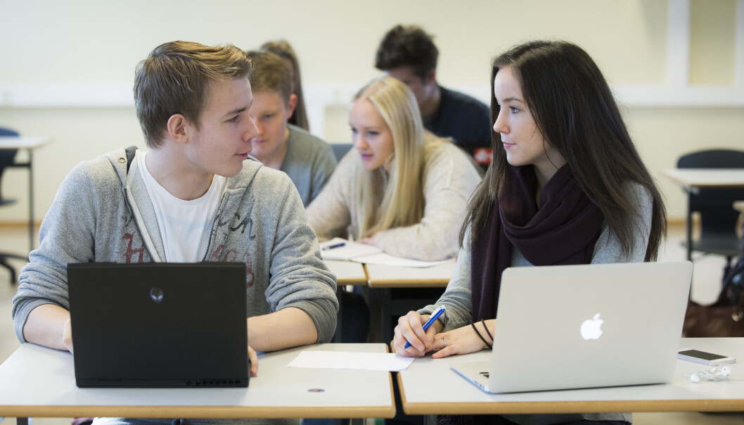 – Når Høyre legger til grunn at de med de beste karakterene er de som har jobbet hardest, er det både fordomsfullt og urettferdig. – Når Høyre legger til grunn at de med de beste karakterene er de som har jobbet hardest, er det både fordomsfullt og urettferdig.
