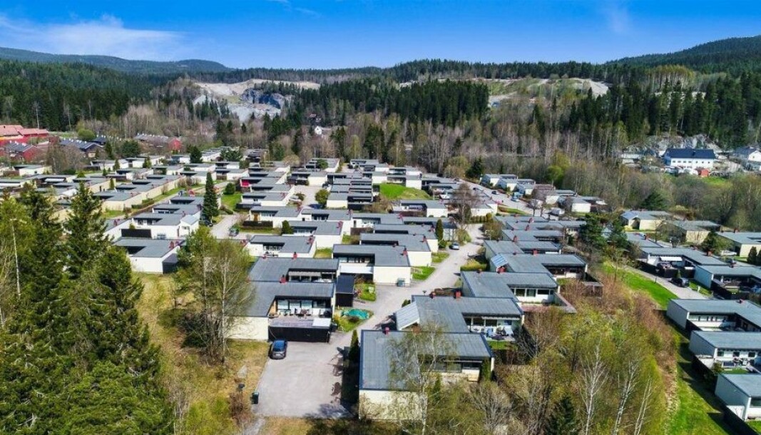 Alunsjø borettslag i Ammerudgrenda er atriumshus bygget av Obos på 1960-tallet. Boligområdets arkitektur og omfang er unikt i Norge. Alunsjø borettslag i Ammerudgrenda er atriumshus bygget av Obos på 1960-tallet. Boligområdets arkitektur og omfang er unikt i Norge.