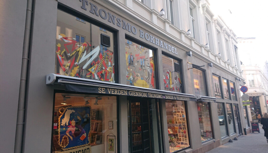 Tronsmo bøker er kjent for å være et alternativ til de store bokhandlene. Tronsmo bøker er kjent for å være et alternativ til de store bokhandlene.