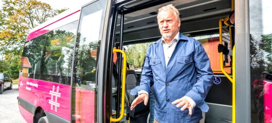Lokalpolitikerne i bydel Frogner ønsker rosa busser for bydelens eldre. — Stadig flere sliter med å komme seg ut