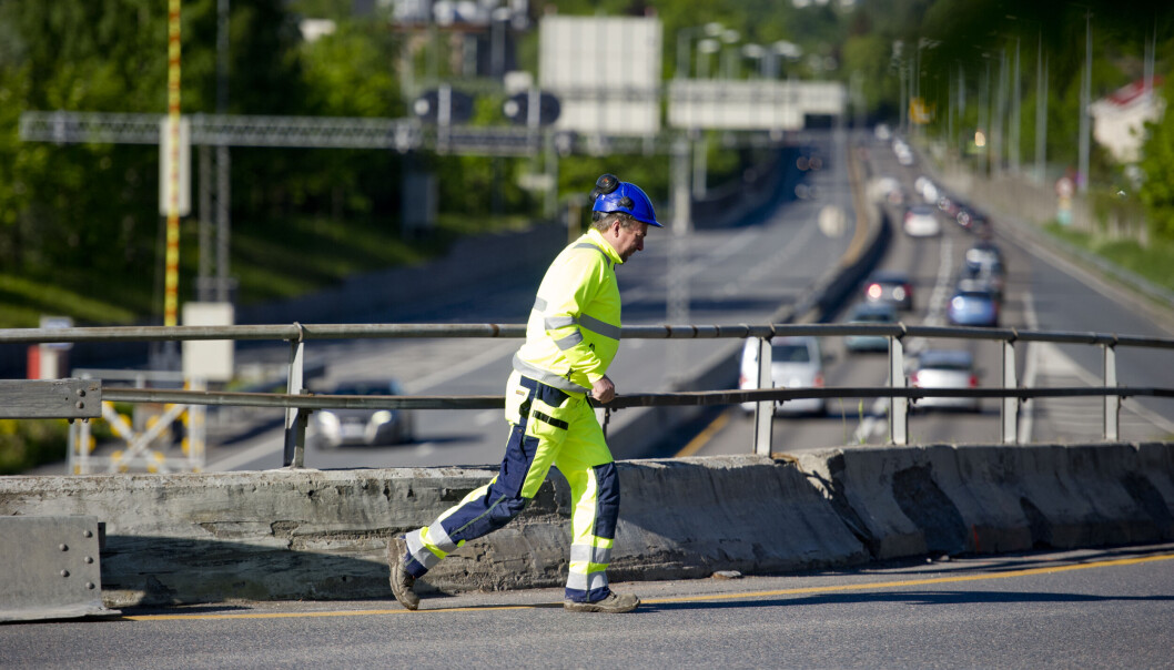 — Vi har ikke fått melding om skader på biler som mistenkte eventuelt var borti på sin uvørne ferd, opplyser politiet. — Vi har ikke fått melding om skader på biler som mistenkte eventuelt var borti på sin uvørne ferd, opplyser politiet.