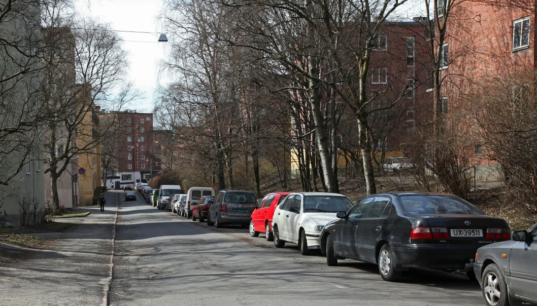 Brannvesenet fikk raskt kontroll over brannen på taket av en boligblokk i Bjørn Stallares vei på Sinsen. Brannvesenet fikk raskt kontroll over brannen på taket av en boligblokk i Bjørn Stallares vei på Sinsen.