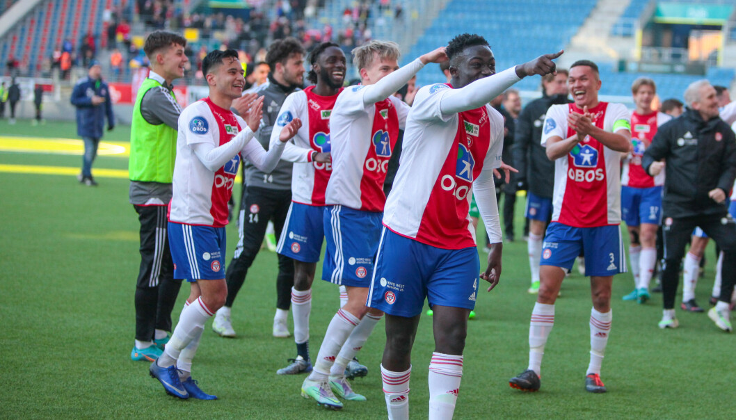 KFMU spillerene kunne juble etter at de vant 1-0 i 4.runde i NM i fotball mellom KFUM Oslo og Brann på Intility Arena i mars i år. Også torsdag kveld lyktes det. Foto: Christoffer Andersen / NTB KFMU spillerene kunne juble etter at de vant 1-0 i 4.runde i NM i fotball mellom KFUM Oslo og Brann på Intility Arena i mars i år. Også torsdag kveld lyktes det. Foto: Christoffer Andersen / NTB