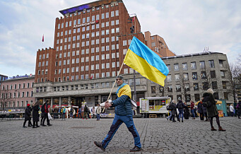 Blågul parole i 1. mai-toget fra Youngstorget: Solidaritet med det ukrainske folk