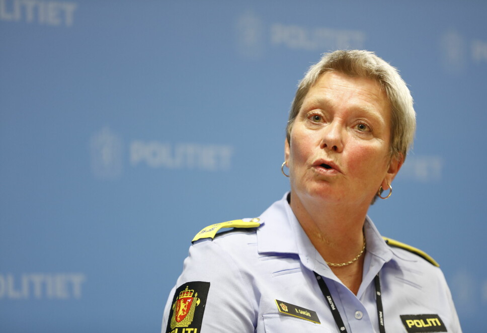 Politimester Beate Gangås beklager til en tidligere saksbehandler i Oslo-politiet som varslet om daværende politimester Hans Sverre Sjøvolds ulovlige våpen.