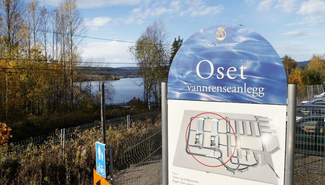Fra Oset vannrenseanlegg får Oslo vanligvis 90 prosent av sitt drikkevann. Nå tilføres omlag 10 prosent vann fra Bærum og Nedre Romerike. Fra Oset vannrenseanlegg får Oslo vanligvis 90 prosent av sitt drikkevann. Nå tilføres omlag 10 prosent vann fra Bærum og Nedre Romerike.