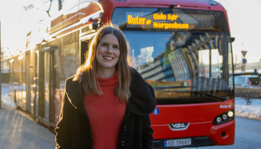Vi får tåle å se grå og skitne busser en stund, sier byråd for miljø og samferdsel Sirin Hellvin Stav. Vi får tåle å se grå og skitne busser en stund, sier byråd for miljø og samferdsel Sirin Hellvin Stav.