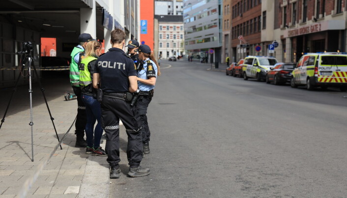 Politiet rykket lørdag ettermiddag ut etter at en person ble knivstukket på Grønland. Politiet rykket lørdag ettermiddag ut etter at en person ble knivstukket på Grønland.