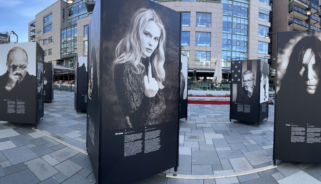 Artisten Zara Larsson, i midten av bildet, er blant dem som er utstilt. Artisten Zara Larsson, i midten av bildet, er blant dem som er utstilt.