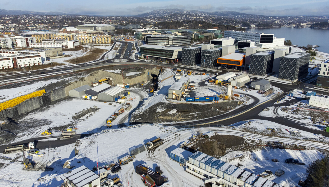 Dronefoto av første utbygging på Fornebu. T-banen er planlagt herfra via Skøyen og til Majorstua. Dronefoto av første utbygging på Fornebu. T-banen er planlagt herfra via Skøyen og til Majorstua.