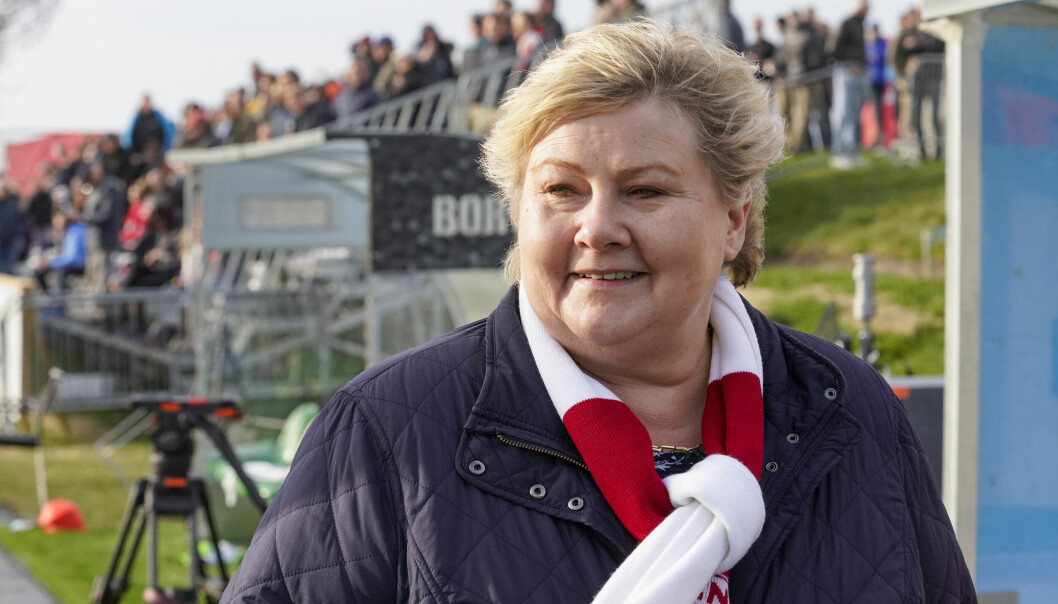 Høyre-leder og Brann-supporter Erna Solberg kunne smile fornøyd etter kampen mot KFUM Oslo på Ekeberg.