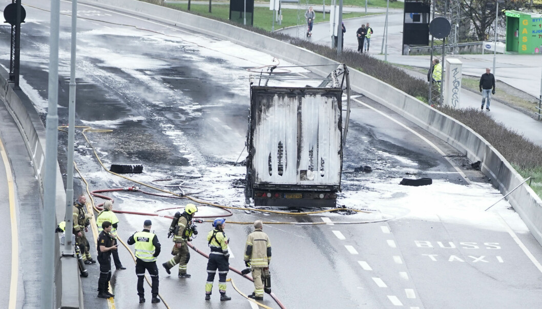 Lastebil-brannen er slukket. Foto: Terje Pedersen / NTB